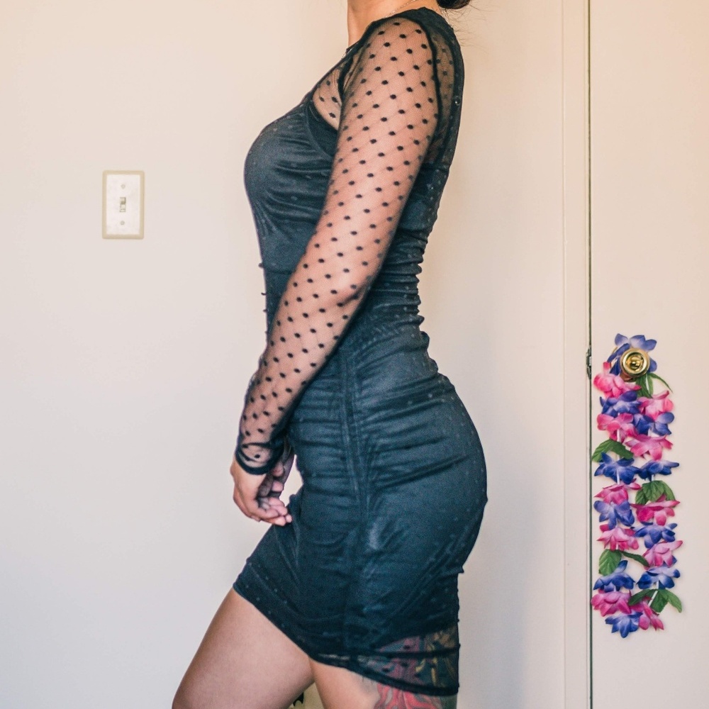 Mid length lace fitted dress M